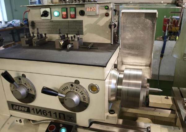 1И611П Передня бабка токарно-гвинторізного верстата 1И611П